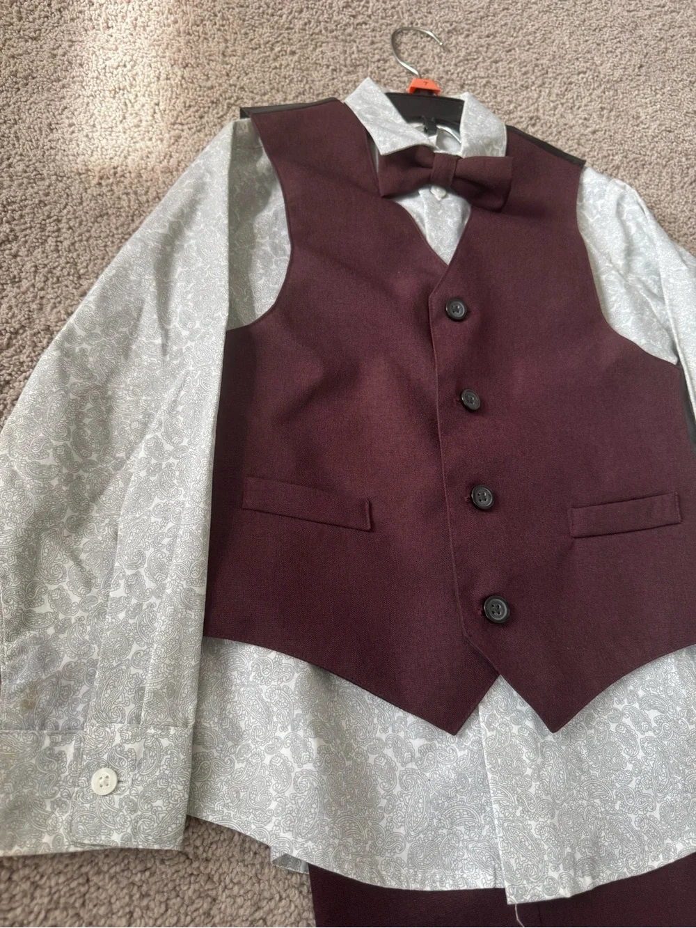 Van Heusen 4 Piece Boys Formal Set Size 7 Pants,Shirt,Vest,Bow Tie Burgundy/Gray